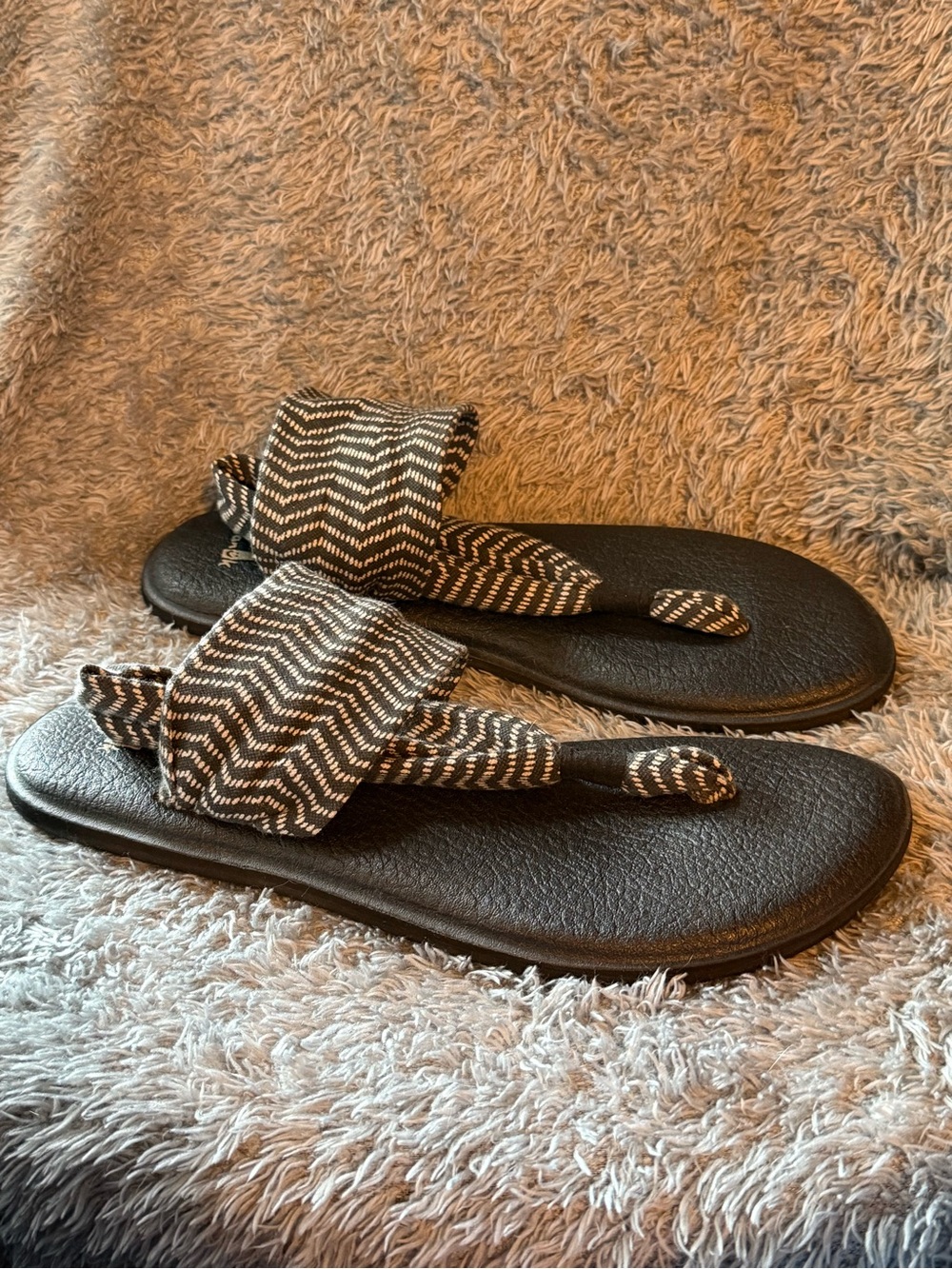 Sanuk‎ Yoga Woven Zigzag Black Thong Sandals for Women 10 Slingback Flats